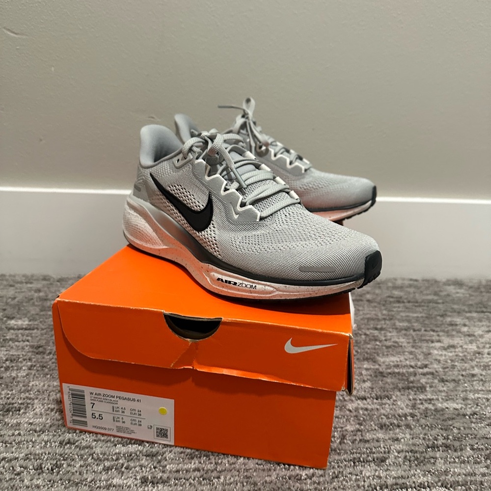 WOMEN AIR ZOOM PEGASUS tennis shoes